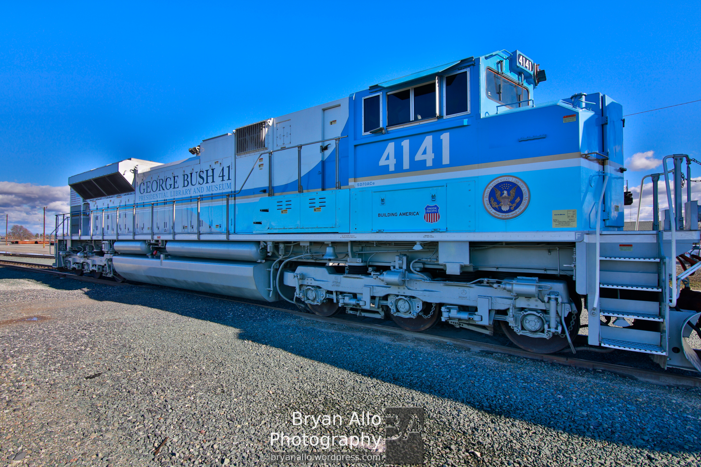 In honor of President George H. W. Bush – Union Pacific 4141